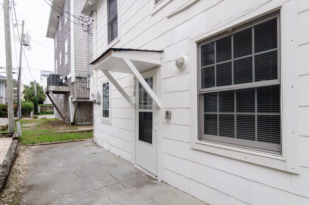 610 Waynick Blvd - Photo 3 of 18