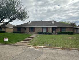 5806 Wilshire Dr - Photo 1 of 1