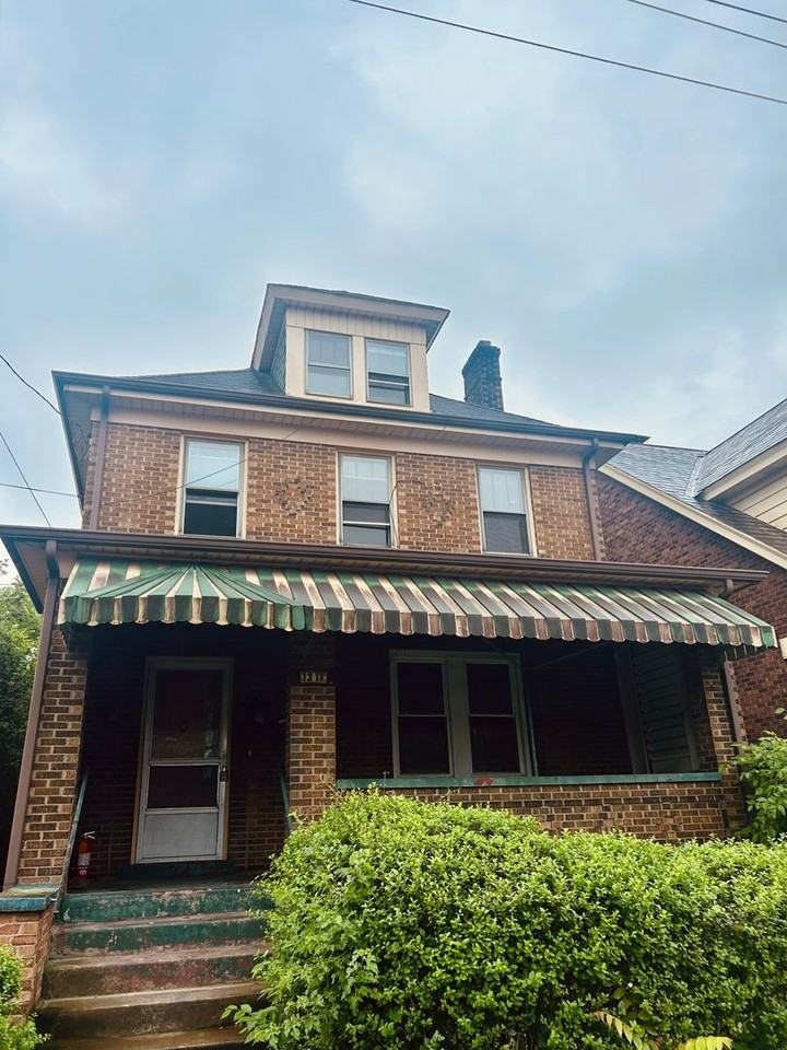 1311 Oakhill St - Photo 2 of 19