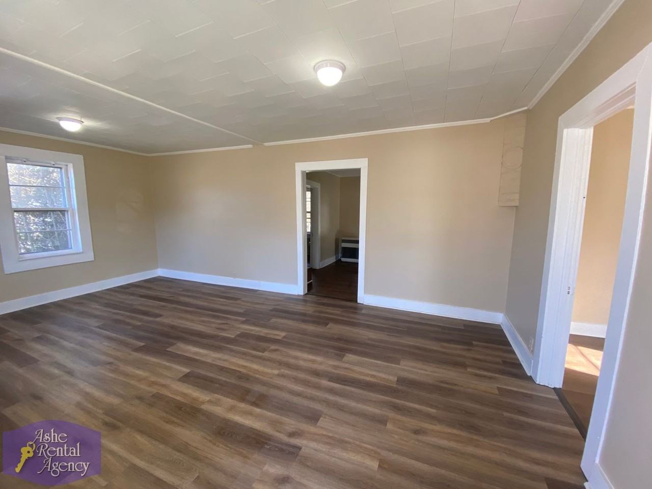 303 Burkett Avenue - Photo 2 of 12