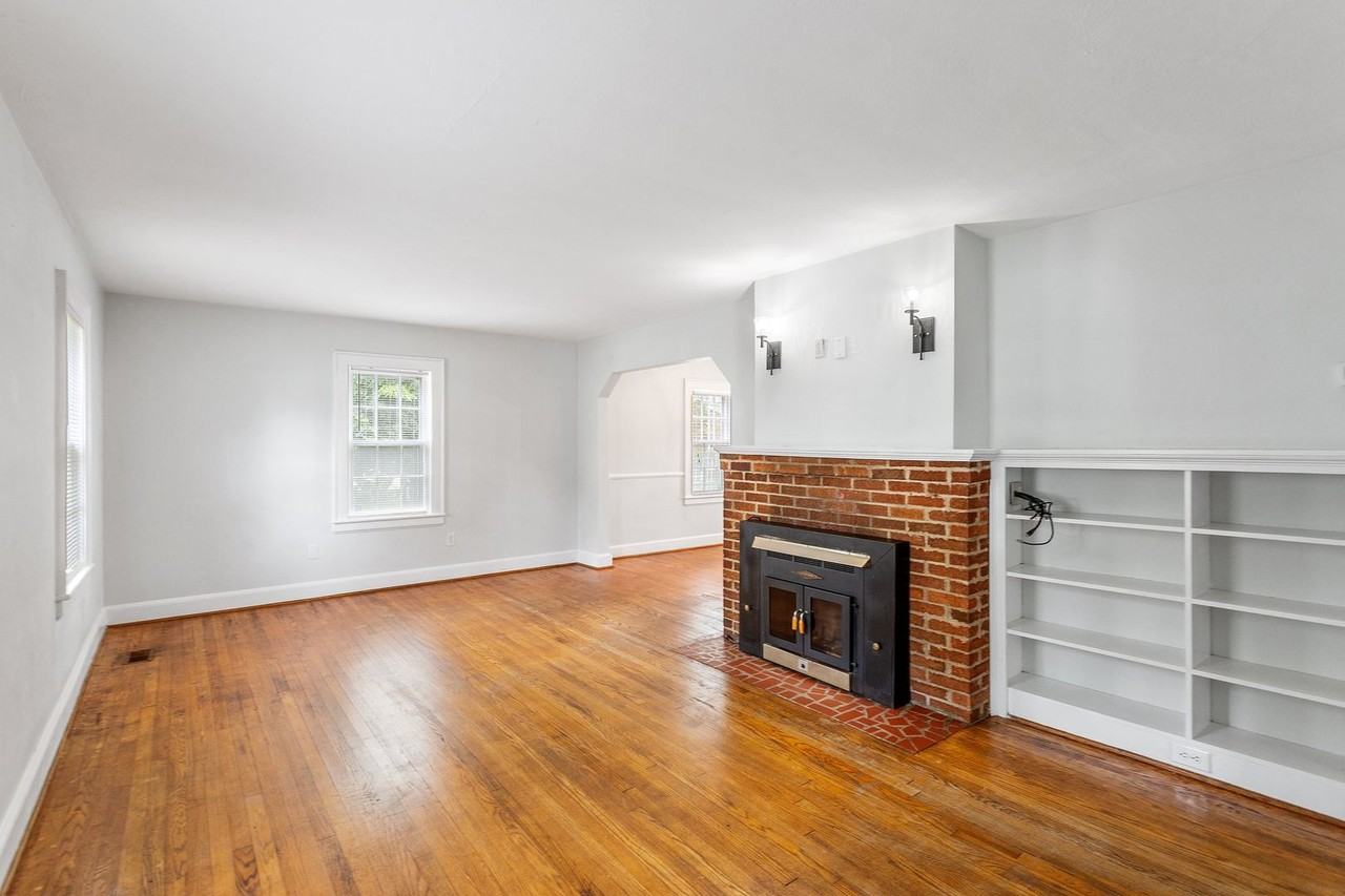 130 Wythe Crescent Dr - Photo 3 of 16