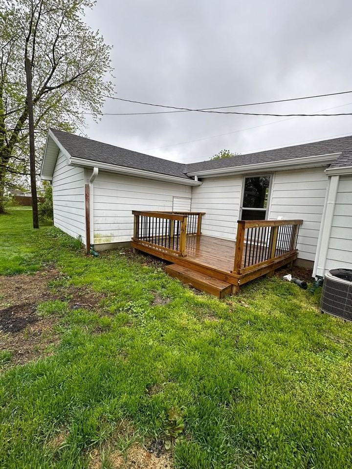 2701 N C St - Photo 2 of 9