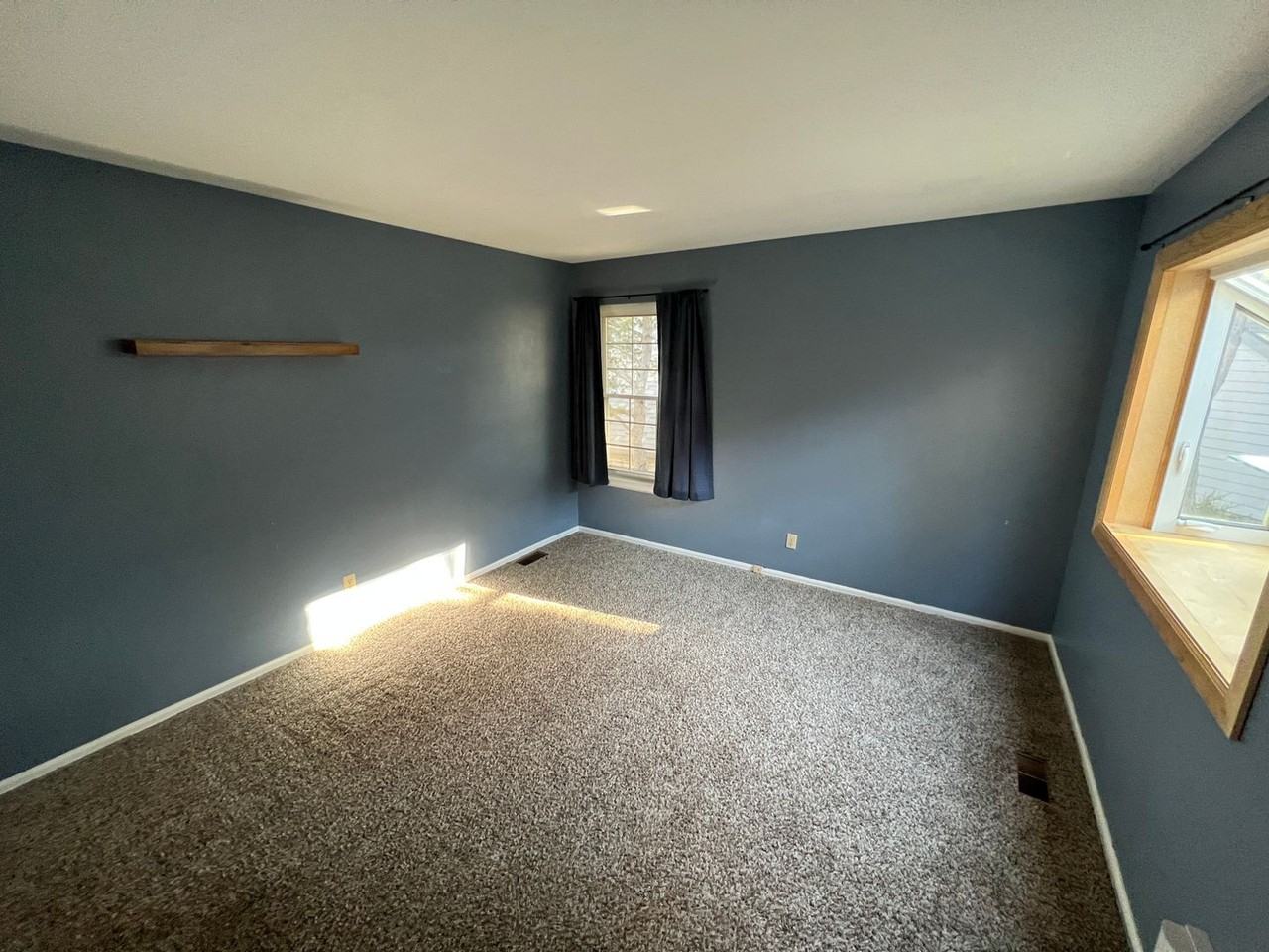 338 Cobblestone Dr - Photo 2 of 15