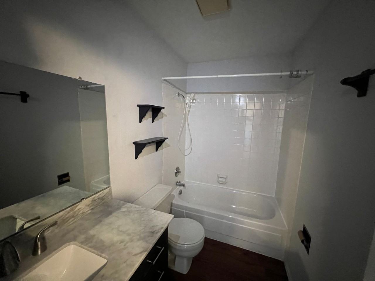 338 Cobblestone Dr - Photo 3 of 15