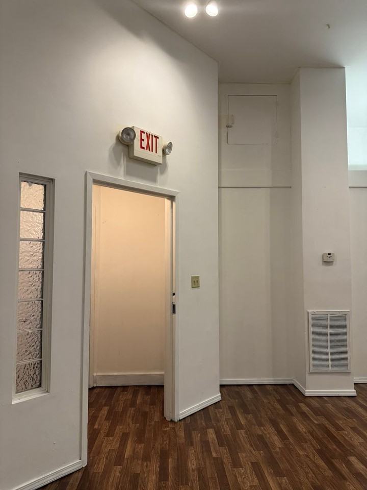 313 Park Central E #203 - Photo 5 of 13