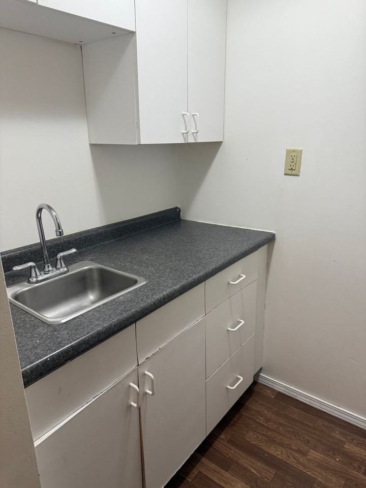 313 Park Central E #203 - Photo 6 of 13