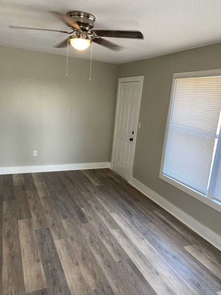 45 N Walnut St - Photo 2 of 11