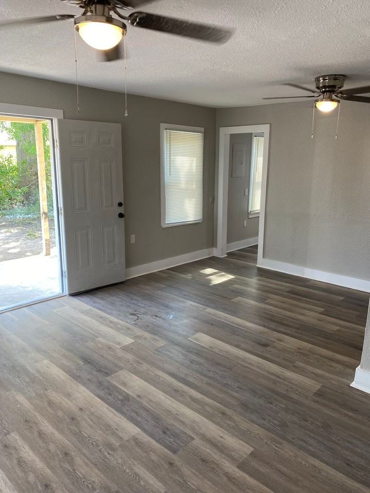 45 N Walnut St - Photo 3 of 11