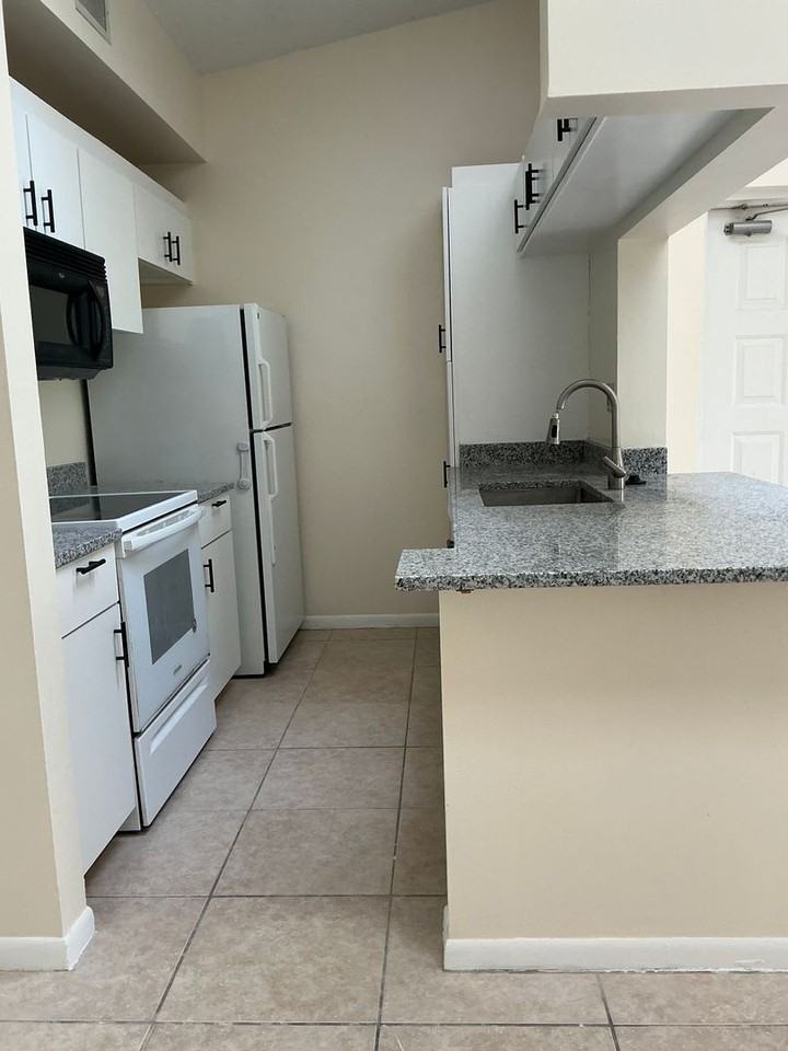 2506 Se Anchorage Cv - Photo 5 of 15