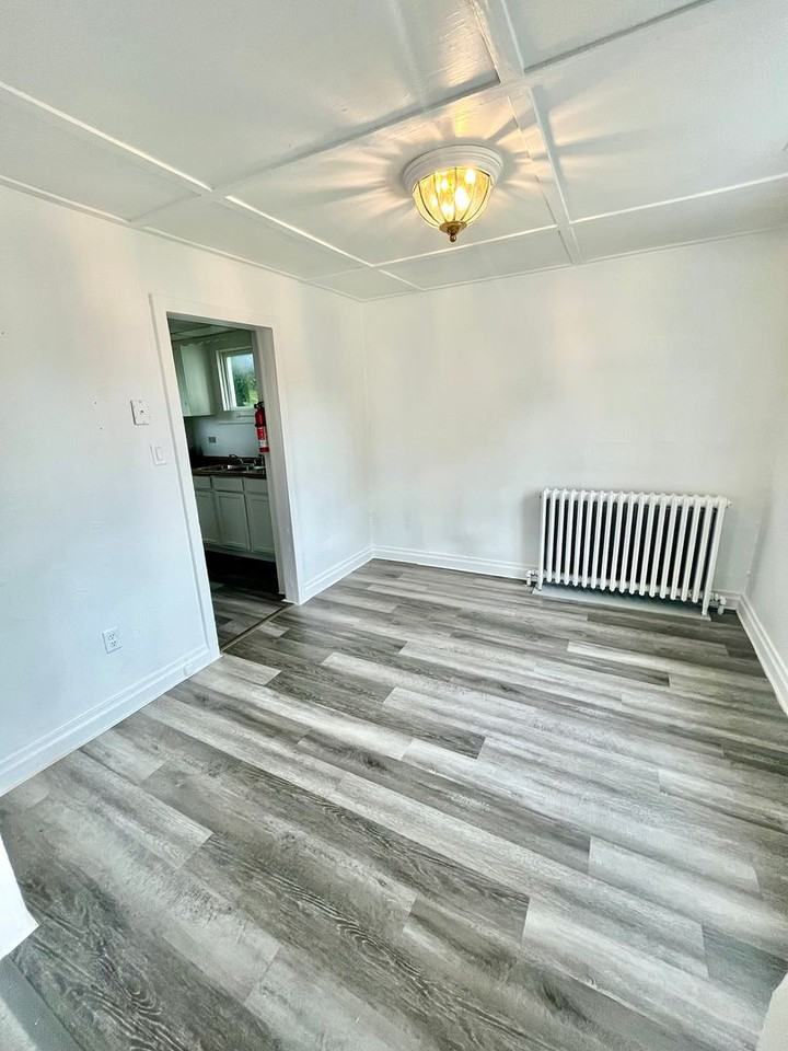 105 N Ridge St - Photo 7 of 15