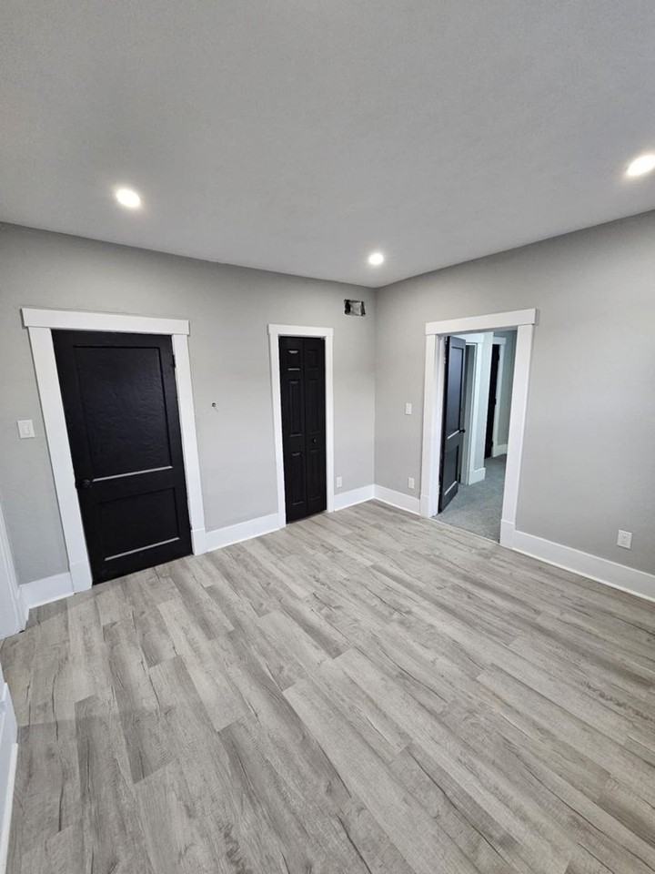 1257 8th Ave - Photo 4 of 6