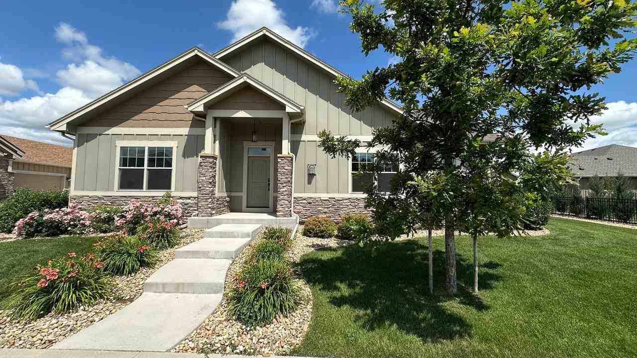 3571 Saguaro Dr - Photo 2 of 21