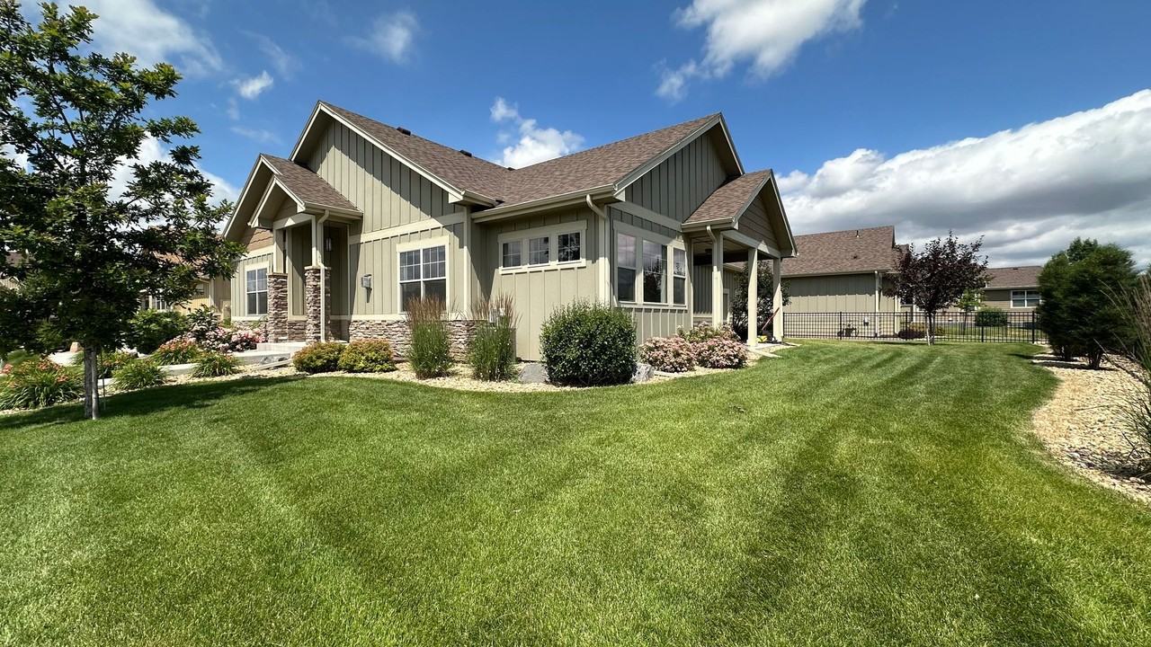 3571 Saguaro Dr - Photo 3 of 21