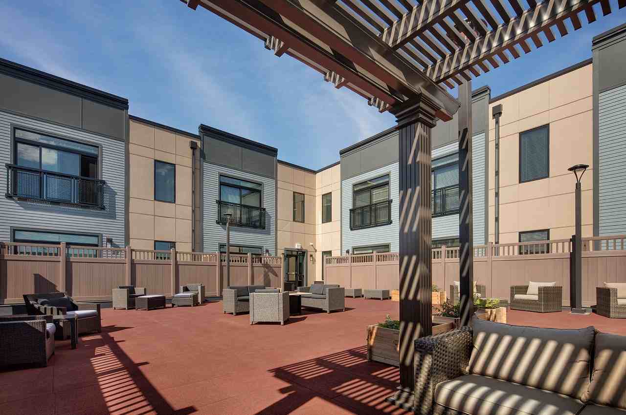 Renaissance on Main - Photo 7 of 15