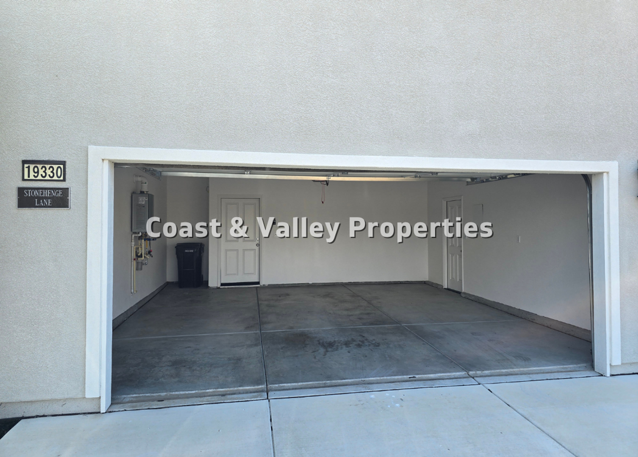 19330 Stonehenge Ln - Photo 2 of 18