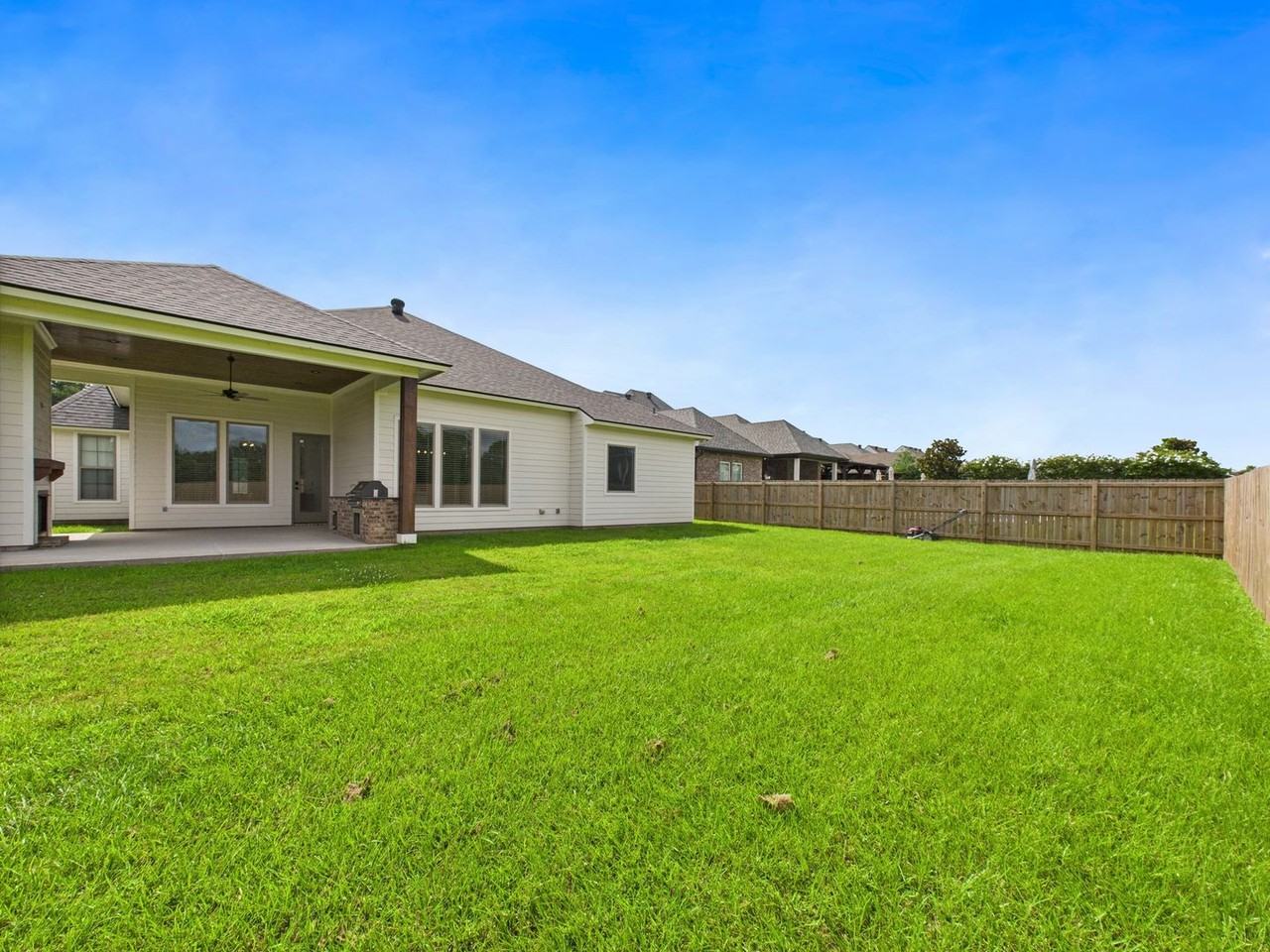 104 Carriage Lakes Dr - Photo 3 of 38