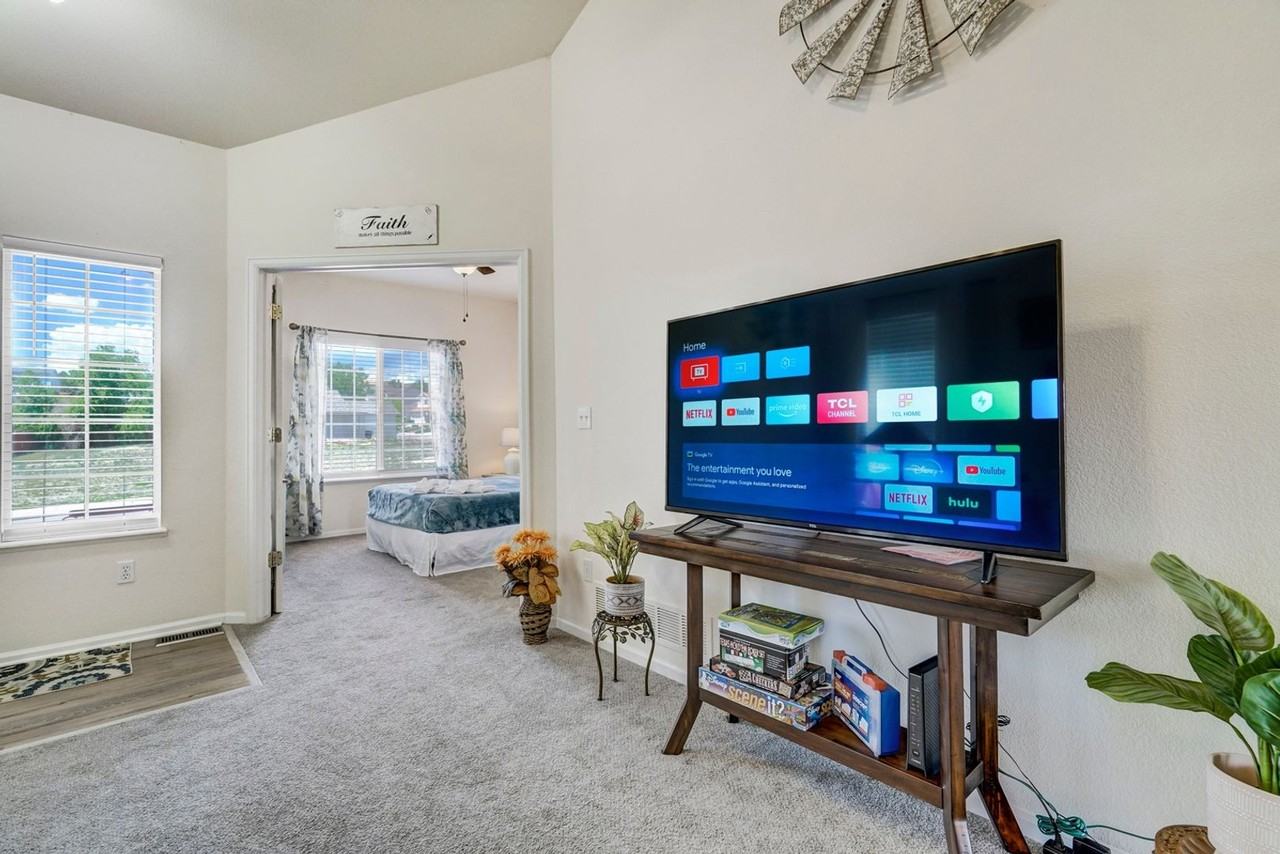 1415 Legend Oak Dr - Photo 3 of 30