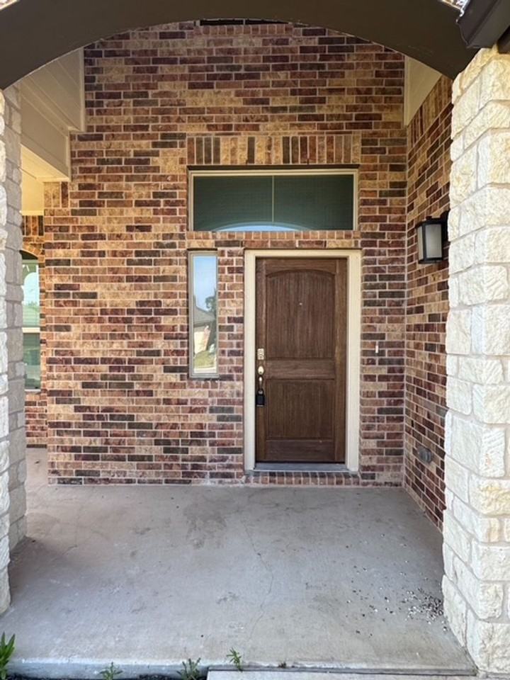 5803 St Charles Dr - Photo 3 of 20