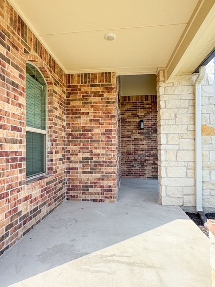 5803 St Charles Dr - Photo 4 of 20