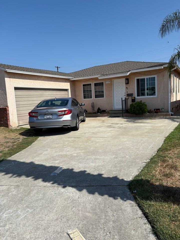 9719 Priscilla St #B - Photo 3 of 12