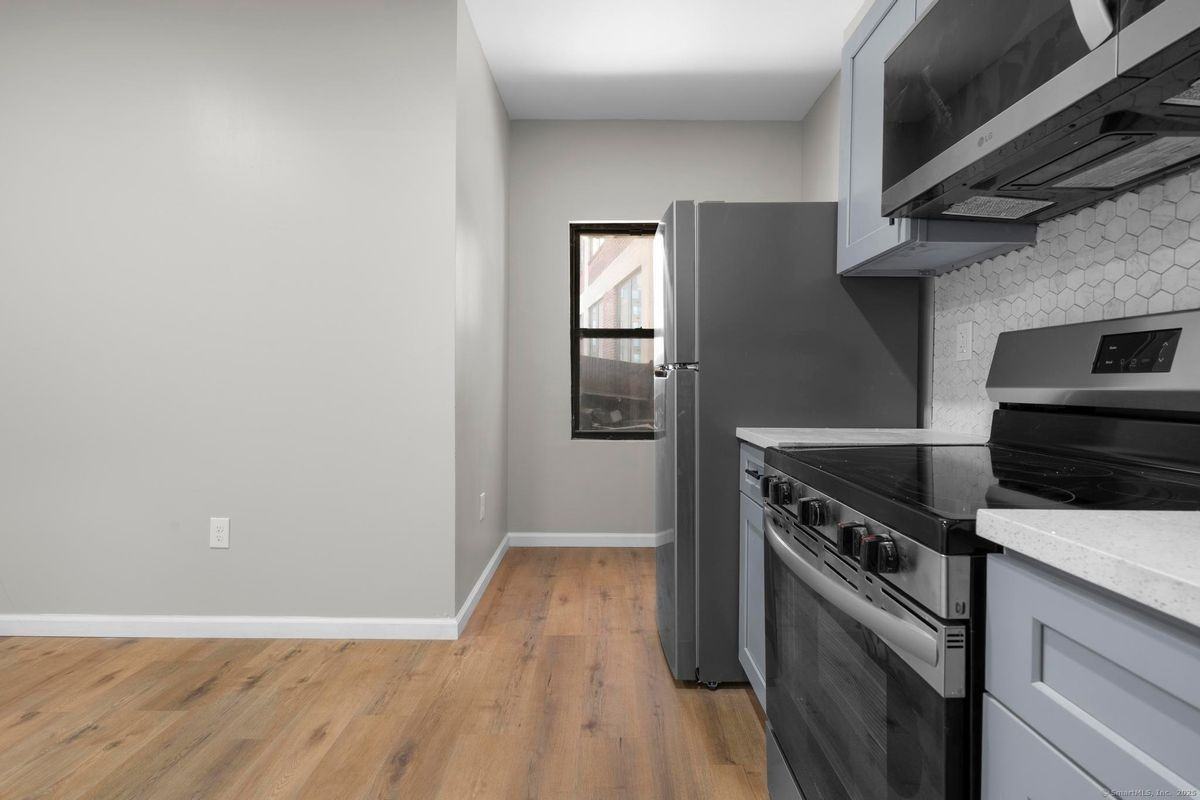 140 Grand St ##3c - Photo 7 of 12