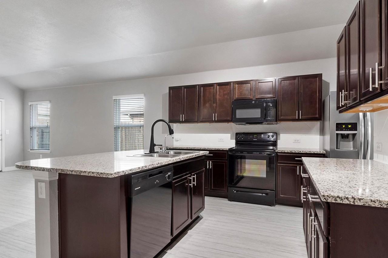 5712 Montrelia Dr - Photo 5 of 16