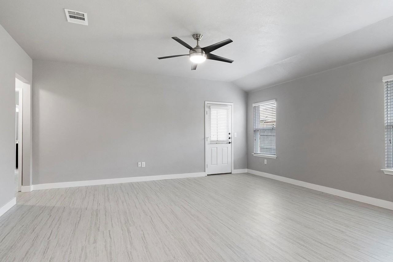 5712 Montrelia Dr - Photo 7 of 16