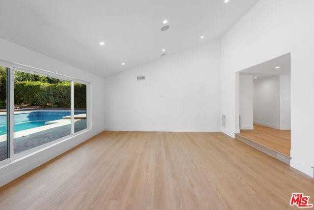 4344 Gayle Dr - Photo 2 of 8