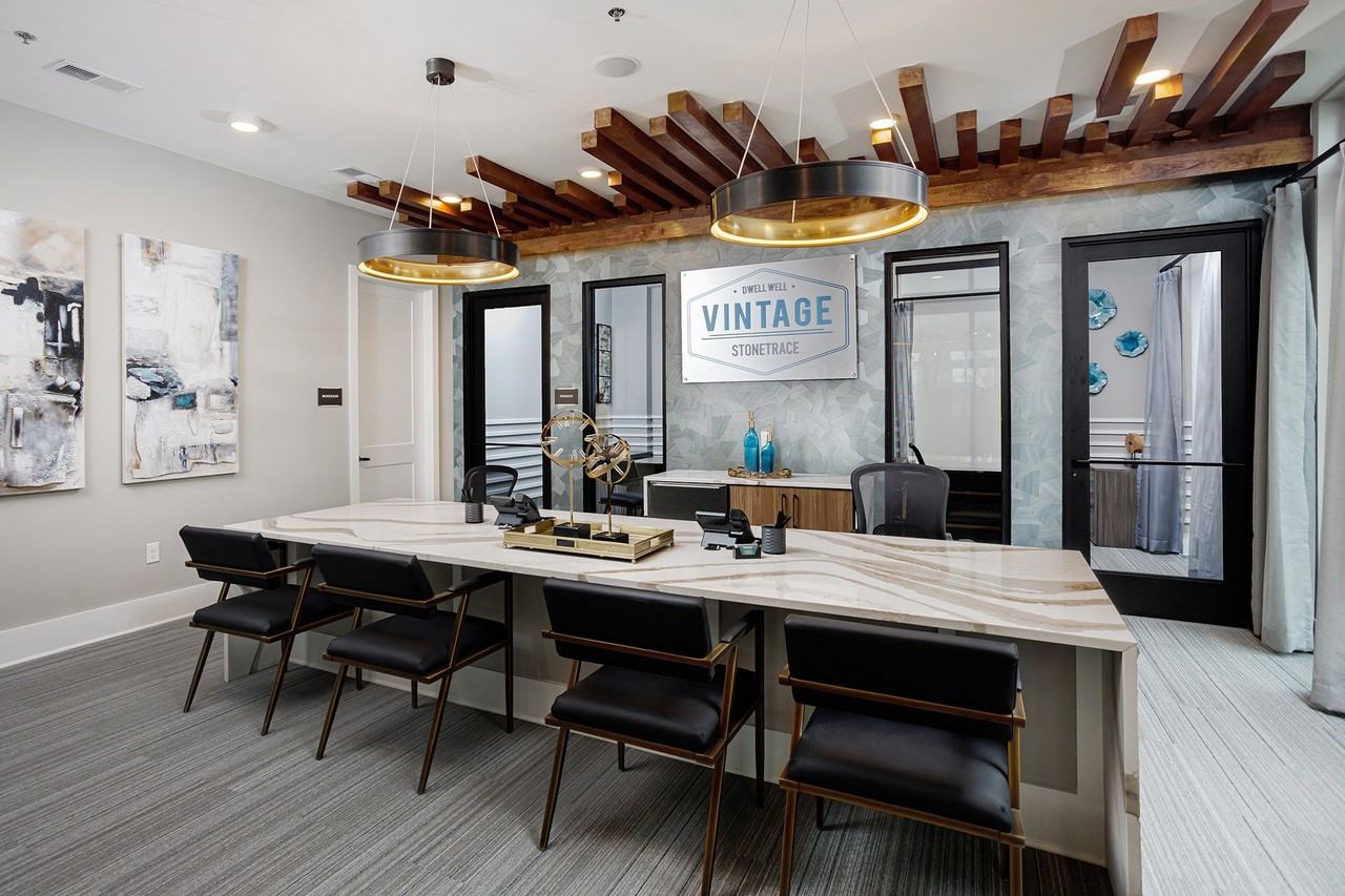 Vintage Stonetrace - Photo 2 of 24