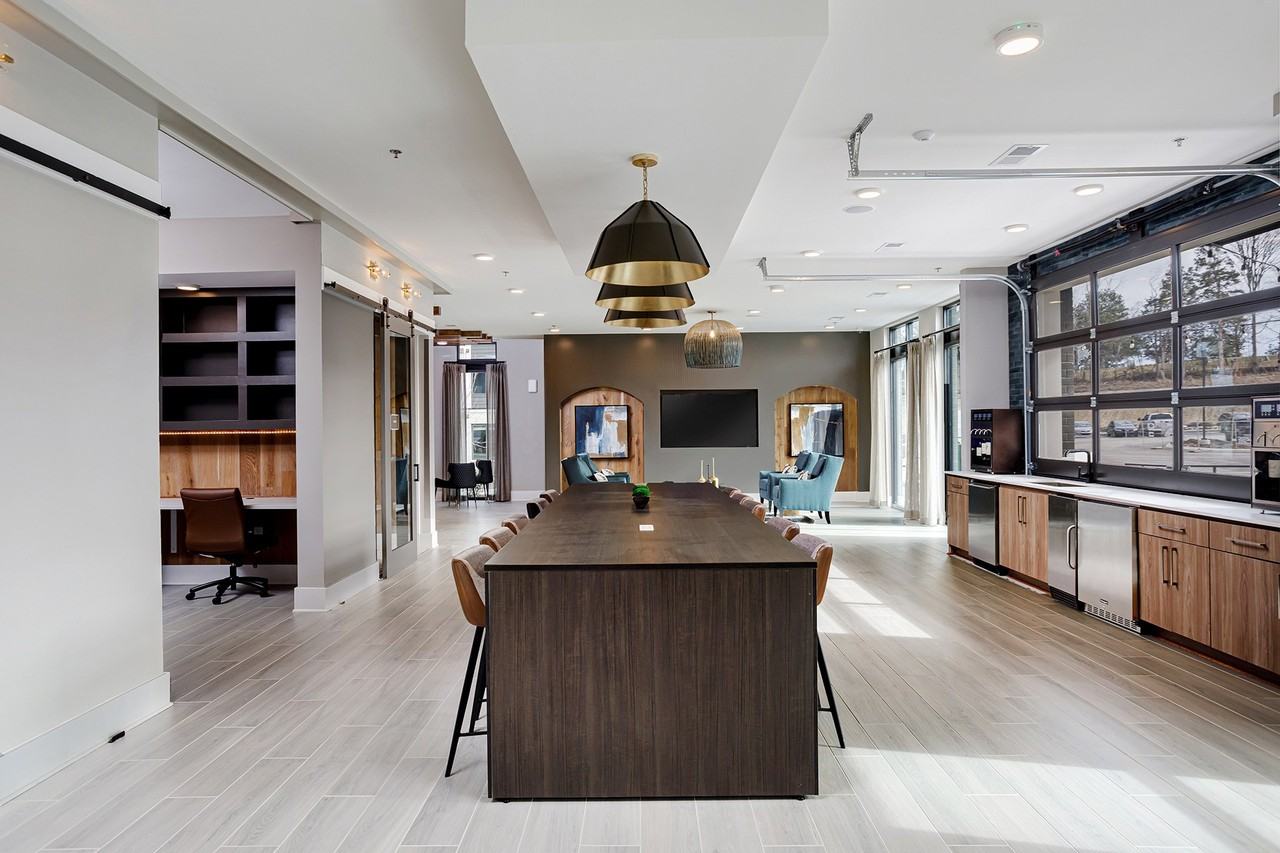 Vintage Stonetrace - Photo 7 of 24