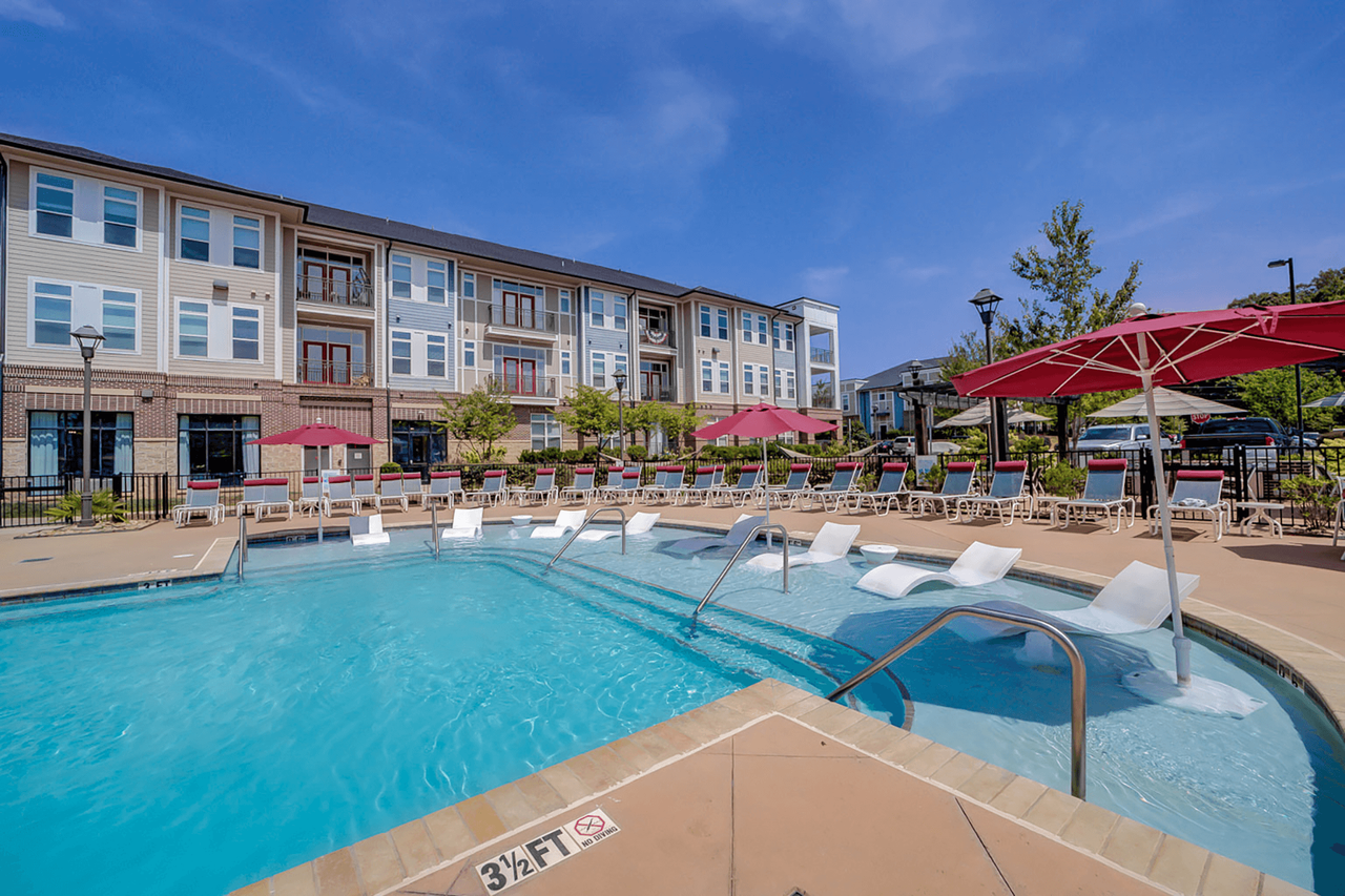 Holly Crest Apartments - Photo 4 of 50