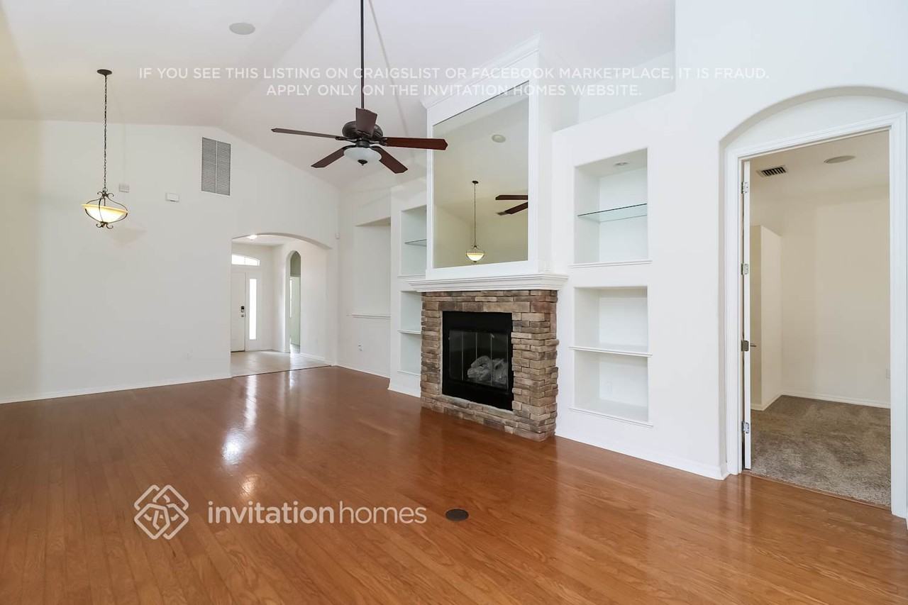 15315 Blue Fish Cir - Photo 2 of 17