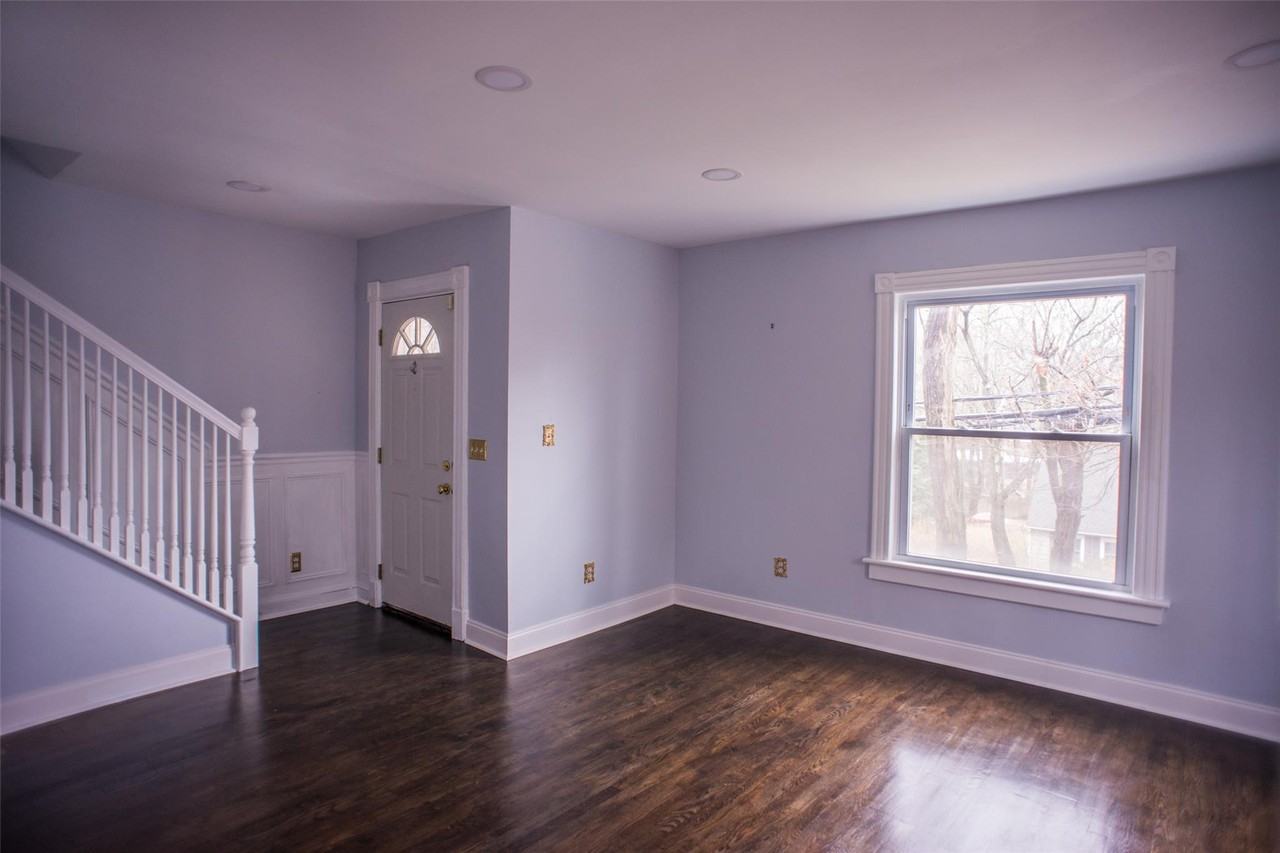 133 Liberty Ave - Photo 3 of 16