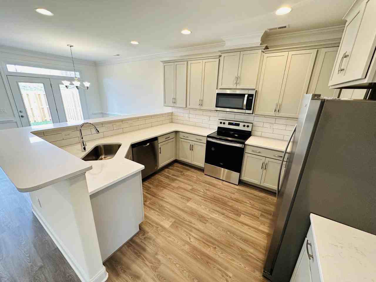 1018 Bonanza Ln - Photo 7 of 20