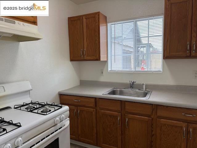 1008 W 5th St - Photo 5 of 12