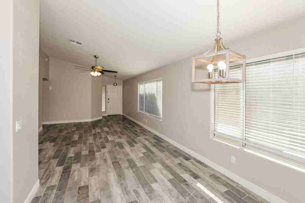 3916 E Morrow Dr - Photo 4 of 16
