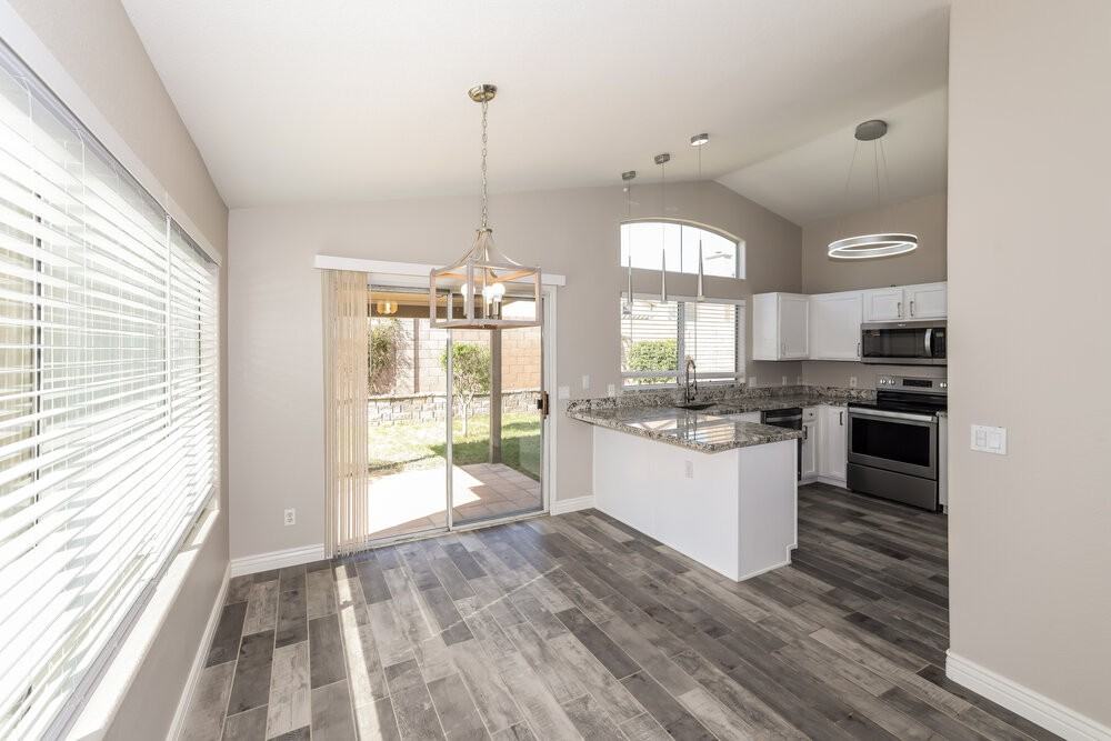 3916 E Morrow Dr - Photo 5 of 16
