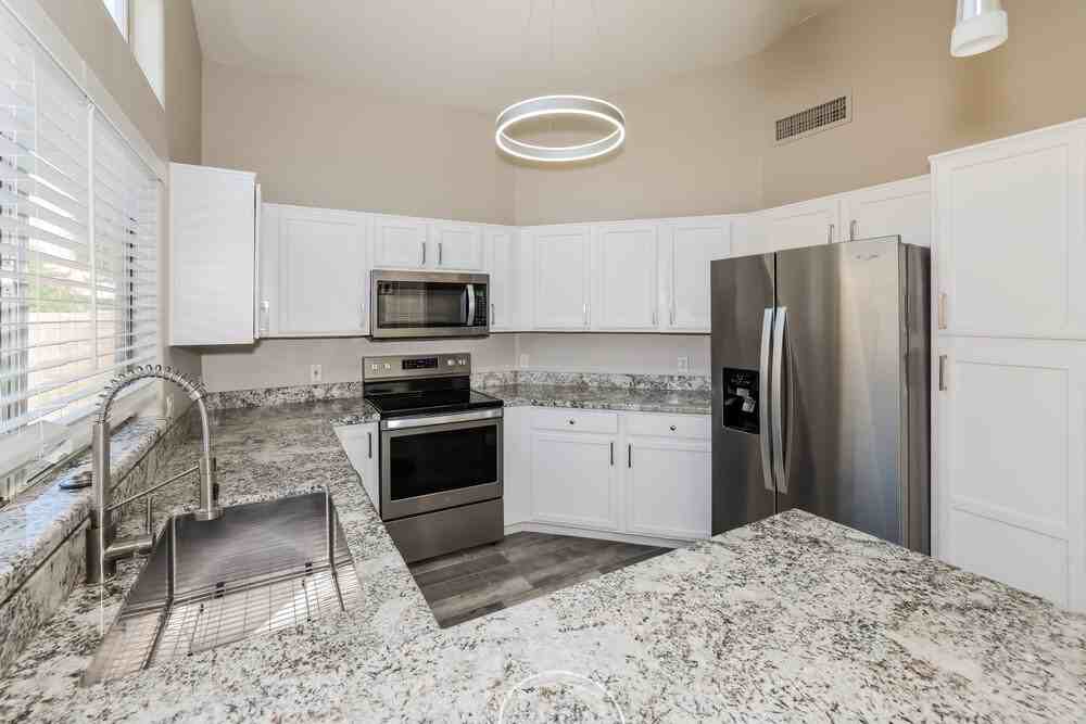 3916 E Morrow Dr - Photo 7 of 16