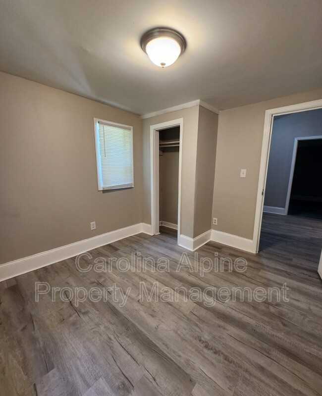 509 East Holly Street - Photo 2 of 7