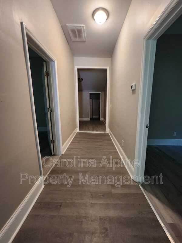 509 East Holly Street - Photo 5 of 7