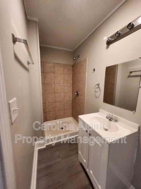 509 East Holly Street - Photo 7 of 7