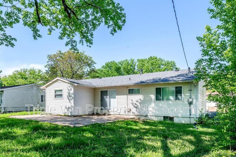 2250 Spoonwood Ln - Photo 5 of 33