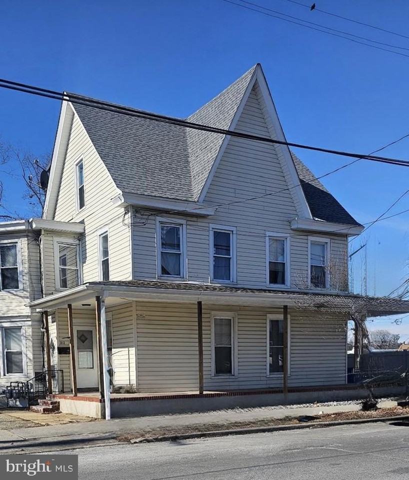 312 N 2nd St - Photo 2 of 10