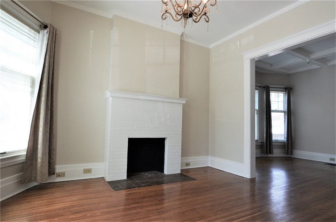 984 Park Ave - Photo 5 of 27