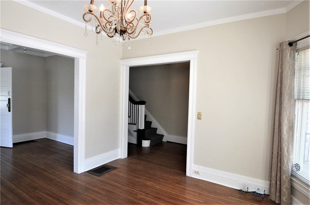 984 Park Ave - Photo 6 of 27