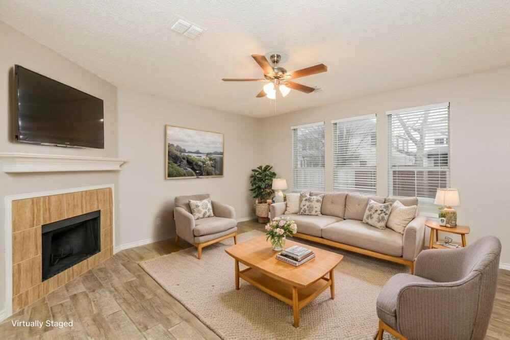 7806 Calgary Ln - Photo 4 of 20