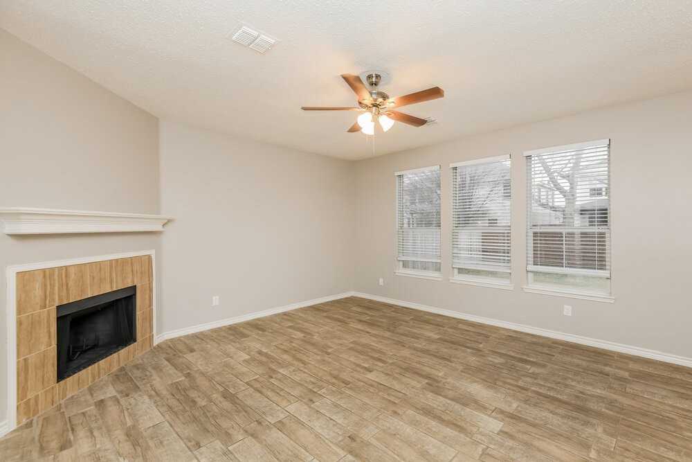 7806 Calgary Ln - Photo 5 of 20