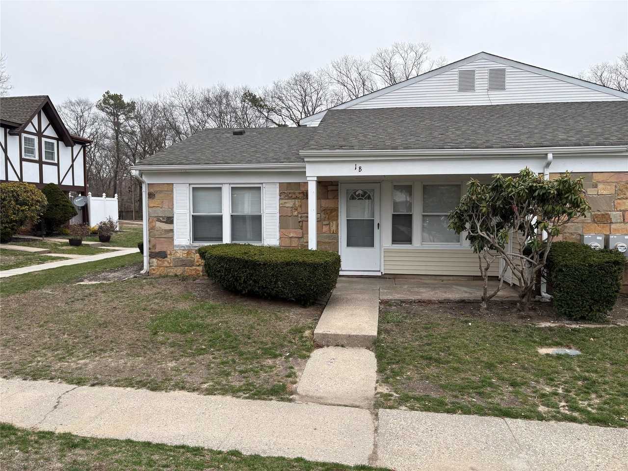 1B Ethan Allen Ct ##B - Photo 2 of 10