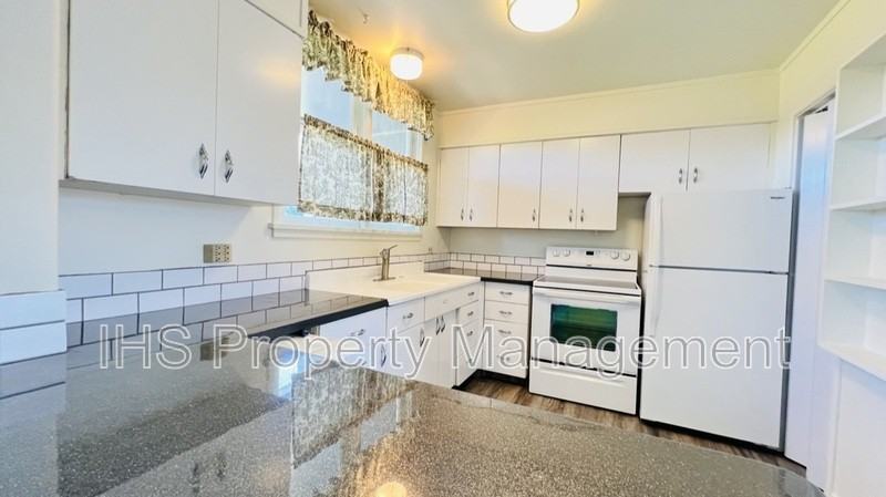 1209 George Washington Way #34 - Photo 7 of 12