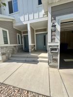 featured image of 215 Eastsouth